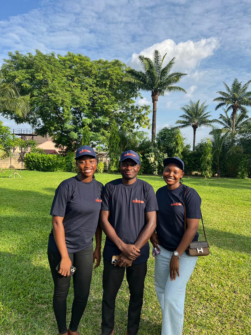 RISE-Net volunteers working together